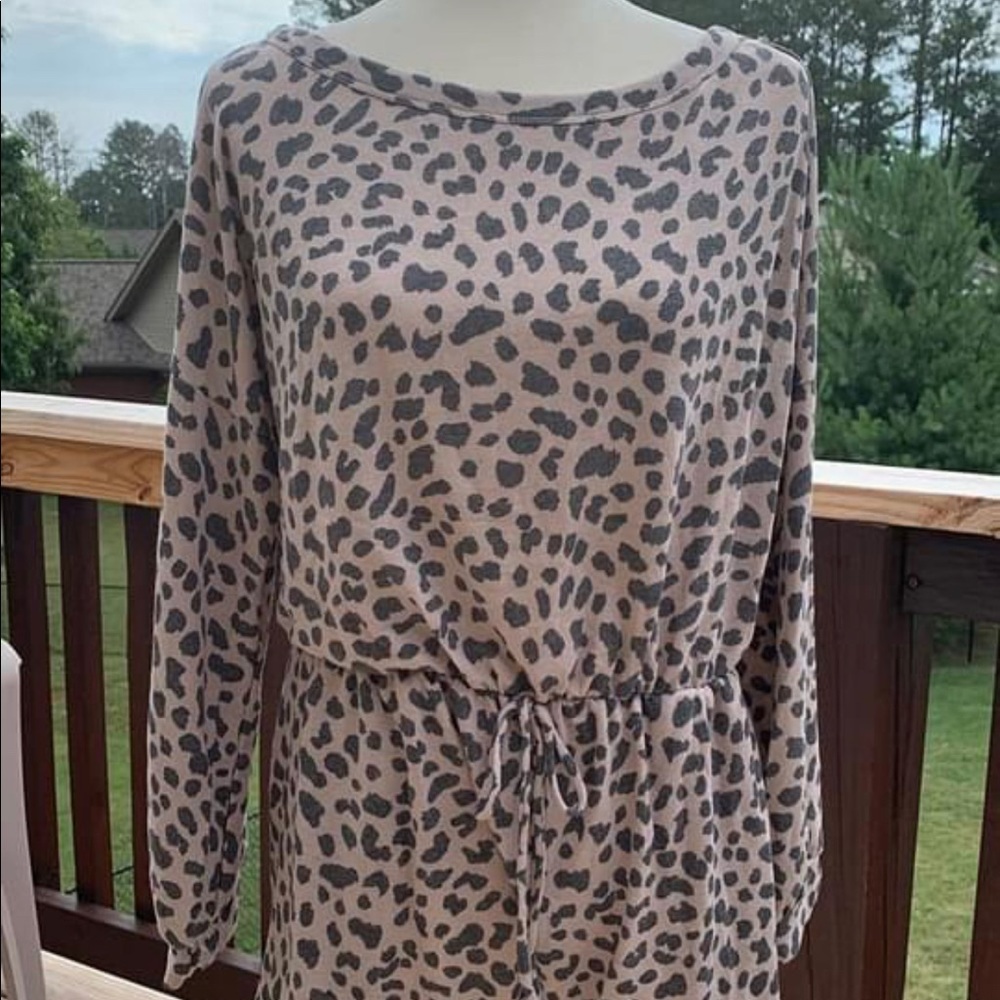 NWT Perfect Peach Leopard Romper XL